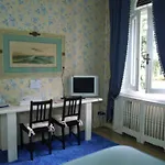 Villa V