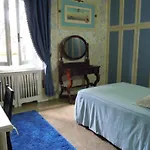 Villa V